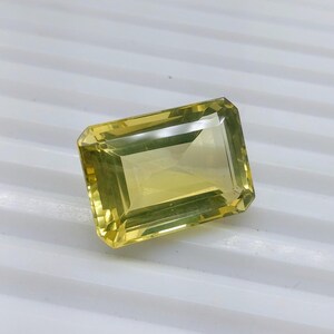 26.25 Cts Natural Lemon quartz Octagon shape  High Colour, Lemon Quartz For stone, semi Precious loose stone Size Size 21x15x10 MM