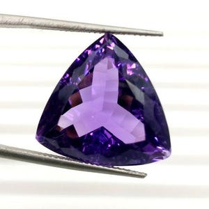 19 Cts, Fabulous Brazilian Amethyst Gemstone Top Quality, Amethyst, 100%Natural Faceted Cut Brazilian Amethyst, Trillion Shape 19x19x11 MM