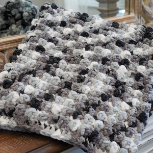 Quick Berry Stitch Crochet Blanket Pattern