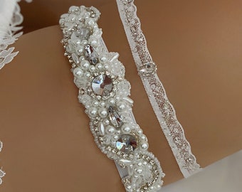 Light ivory wedding garter set with thin rhinestones and pearls, Whimsical thigh bridal garter for wedding, Elegant leg garter for bride