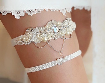 Adjustable light ivory wedding garter for bride with dangling crystals, Fancy rhinestone garter, Jeweled pearl garter, Elegant bridal garter