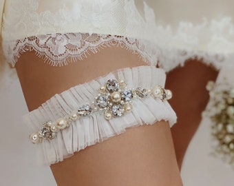 Ivory jeweled wedding garter for bride, Luxury ruffled tulle garter, Handmade bridal garter for wedding, Sparkling rhinestone pearl garter