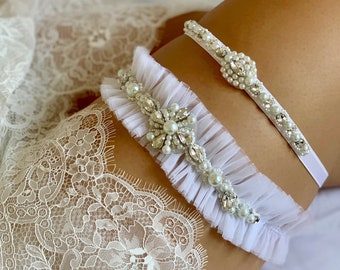 Royal wedding garter for bride with silver rhinestones, Fancy wide tulle garter, Elegant leg garter, Bohemian pearl garter, Plus size garter