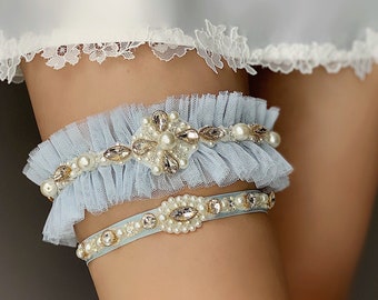 Giarrettiera da sposa blu fantasia con cristalli dorati, giarrettiera in tulle arruffato per la sposa, giarrettiera da sposa fantasia, giarrettiera elastica con perle ingioiellate