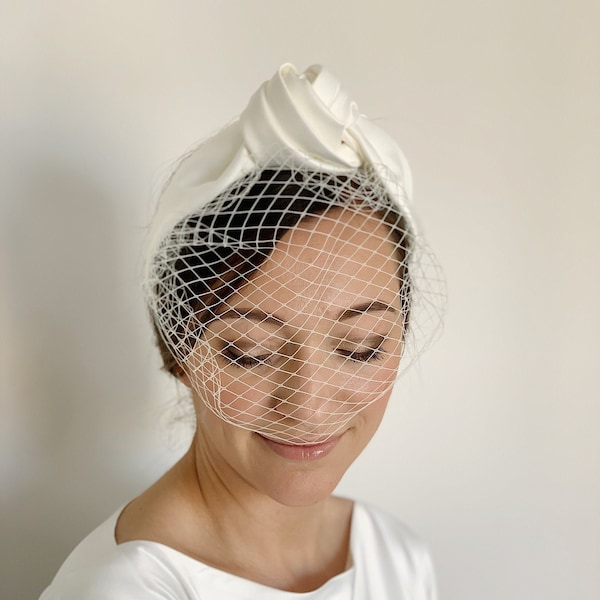 Fancy ivory bridal headpiece with Birdcage veil, Minimalistic Retro wedding headband, Vintage styled satin hair band turban for bride