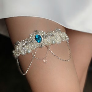 Jarretière de mariage ivoire fantaisie pour mariée avec cristaux colorés et pendentifs, jarretière de mariée bijoux fait main pour mariage, jarretière victorienne