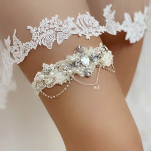 Off white wedding garter for bride with crystals and rhinestones, Sexy pearl garter, Elegant bridal garter, Fancy jeweled leg garter