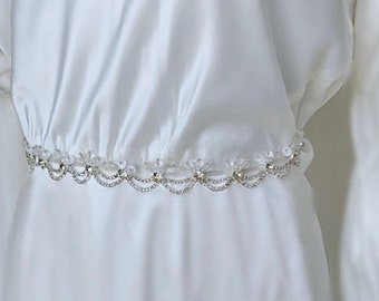 Slim silver wedding belt, Thin bridal belt, Vintage style dress belt, Elegant decorated bridesmaid sash, Sparkling crystals wedding sash