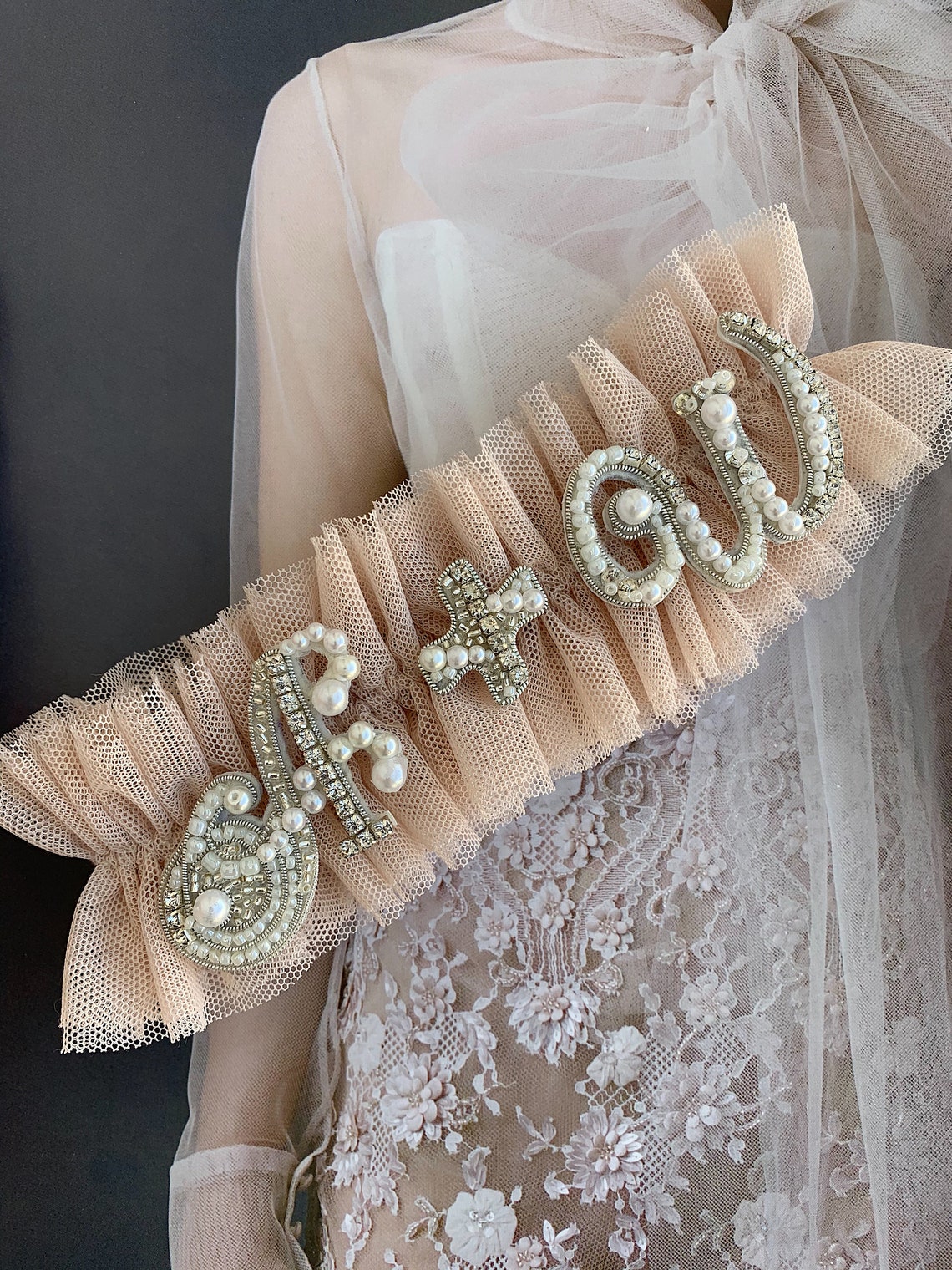 Personalized wedding garter, Fancy handmade tulle garter, Wide ruffled bridal garter with initials, Beaded embroidered letter brooch garter