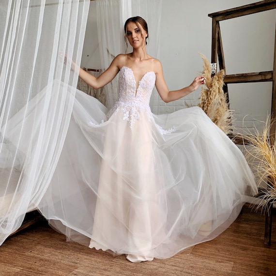 chinese dress ladies Strapless Lace Applique A Line Wedding Gown In Ivory Oyster