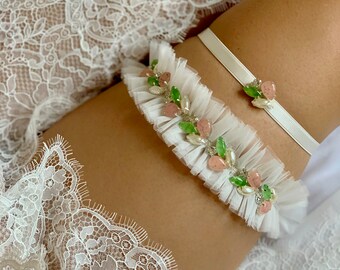 Jarretière de mariage colorée pour mariée avec cristaux roses et verts, jarretière de mariée en tulle à volants, jarretière de jambe coquette, jarretière de cuisse bohème