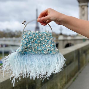 Exquisito bolso de novia azul claro con plumas de avestruz, elegante bolso de dama de honor con cuentas, elegante bolso de novia, clutch de noche con plumas