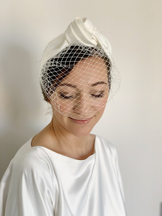 Pearl and Lace Headband Bridal Veil: Turban Headpiece