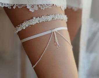 Bohemian dangling wedding garter for bride, Light ivory pearl garter for wedding, Crystal bridal garter, Slim thigh garter, Leg garter