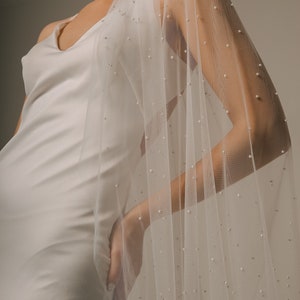 Elegant tulle wedding veil with pearls, Cathedral wedding veil, Long pearl veil with comb, Chapel fingertip bridal veil, Bridal headpiece image 3