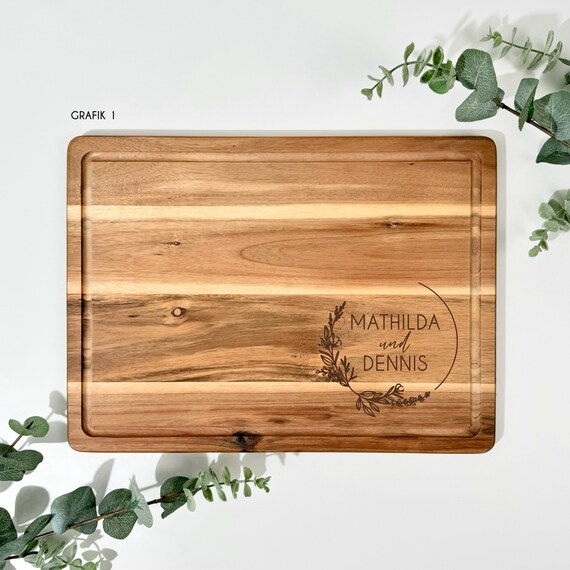 Schneidebrett personalisiert – Akazienholz XL 38x28 cm – Geschenk für Paare – Paarbrett – Hochzeit, Jahrestag & Valentinstag