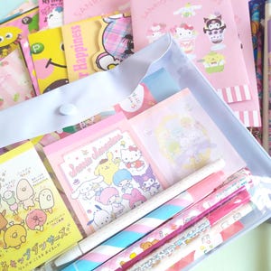 Kit de amigos por correspondencia de lujo, artículos de papelería, bonitos blocs de notas con juego de letras, lápices, bolígrafos, marcador y bolso de mano kawaii