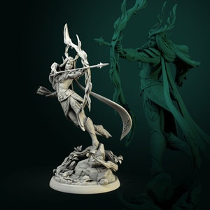 Niel Elven Queen - Miniature 32mm/75mm Scale and Bust - White Werewolf Tavern