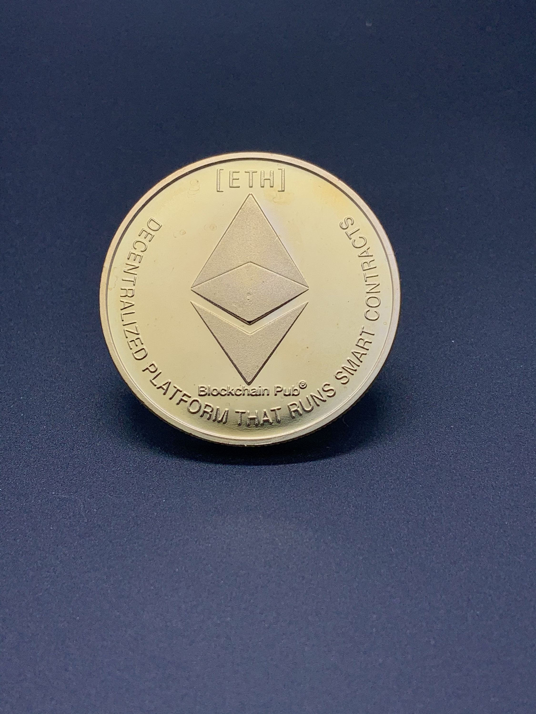 Gold BITCOIN/ETHEREUM/DOGECOIN Collector Coin With Acrylic Display Case  |commemorative Souvenir Coin | - Etsy UK