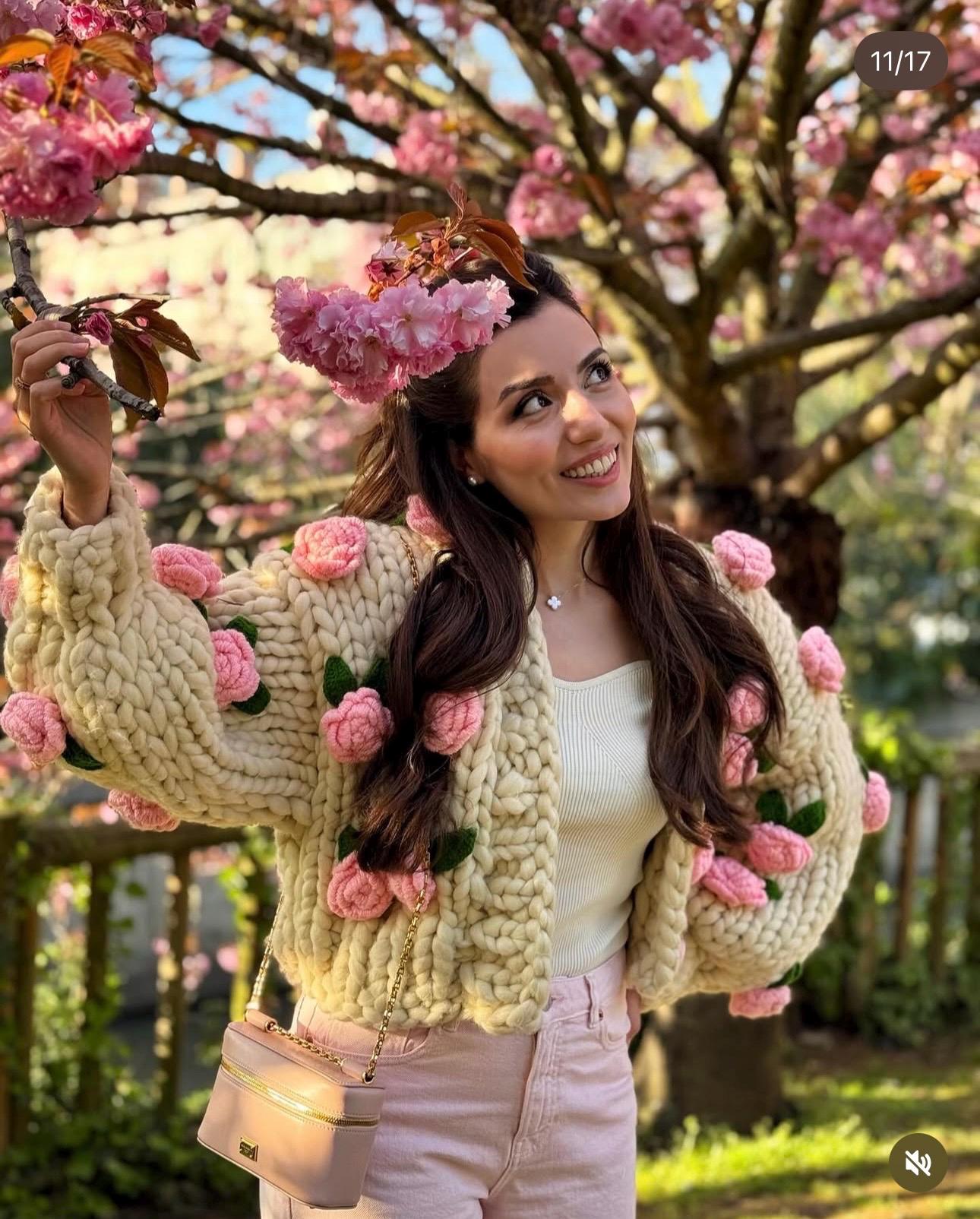 Leilayca Big Pink Roses Cardigan , Chunky Cropped Cardigan for