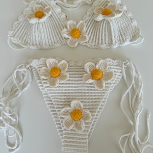 daisy bikini and beanie set