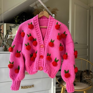 Pink Retro Cardigan,Chunky Cropped Cardigan For Woman,Pink Sweater With Red Rose, Unique valentine's day gifts for women, floral cardigan