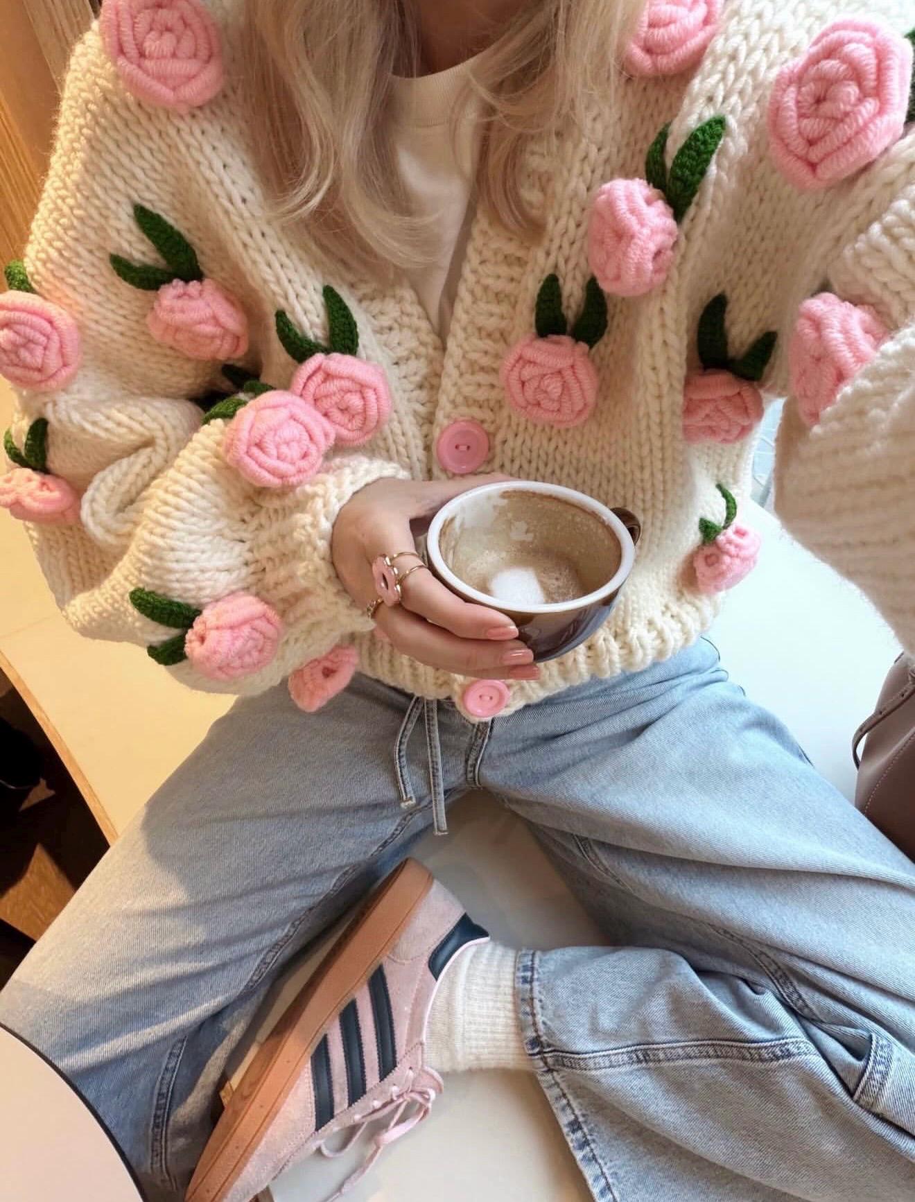 Leilayca Pink Roses Cardigan , Chunky Cropped Cardigan for Woman