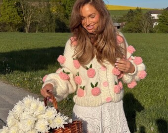 Leilayca Pink Roses Cardigan , Chunky Cropped Cardigan for Woman