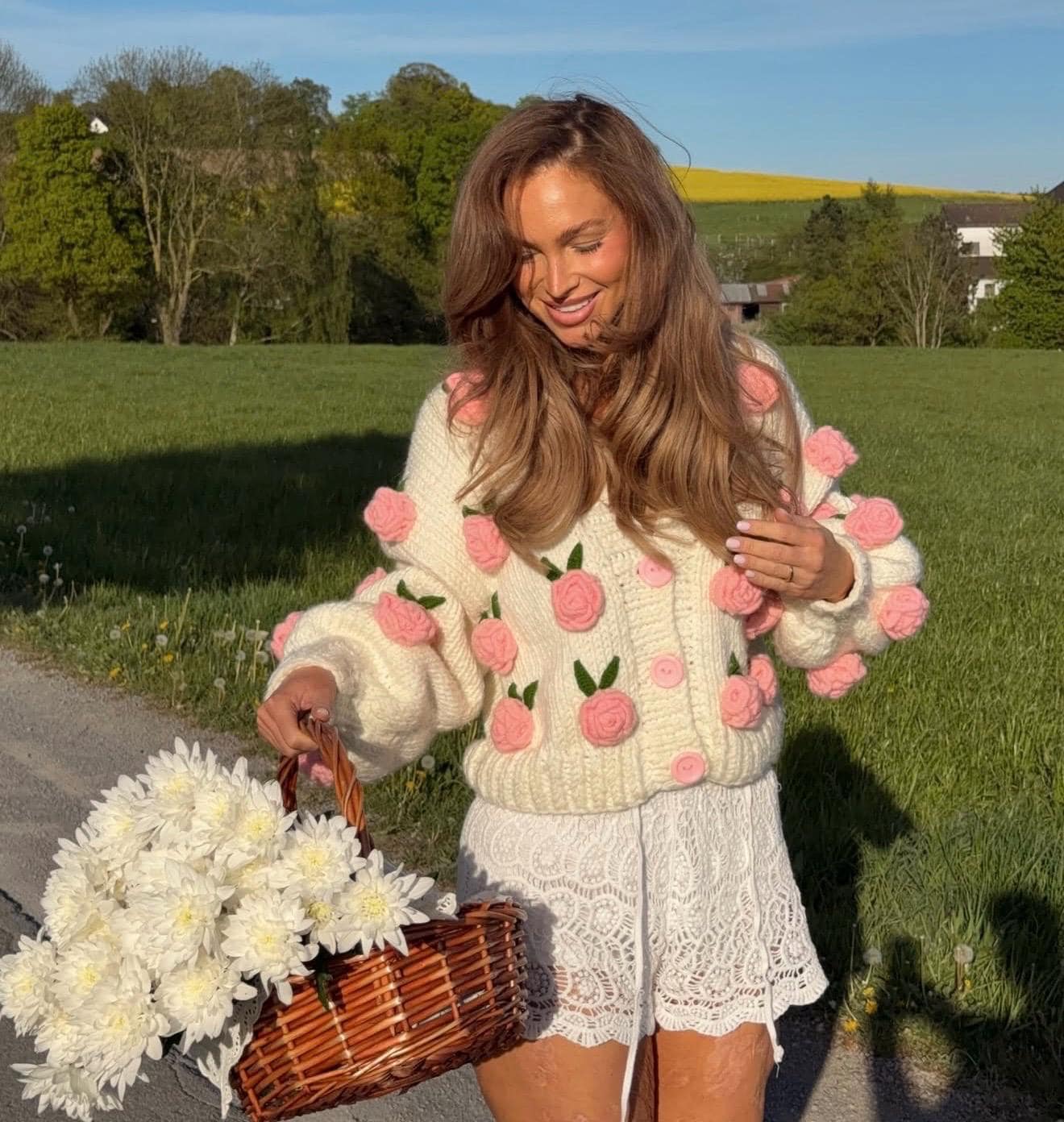 Leilayca Pink Roses Cardigan , Chunky Cropped Cardigan for Woman