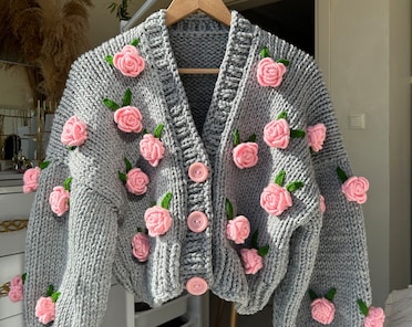 トップス Rose flower motif cardigan pink Leilayca Big Pink Roses Cardigan , Chunky Cropped Cardigan for