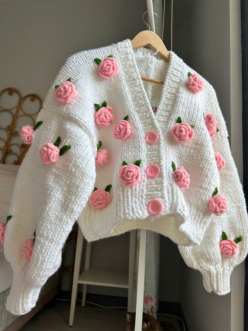 leilayca bruidsbloem, bruidsboeket, trouwjurk, bruiloftsbloemen, bruiloft, wit vest met roze bloemen, bruidsdouche, afbeelding 4