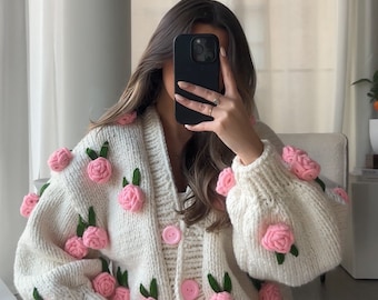 Leilayca Pink Roses Cardigan , Chunky Cropped Cardigan for Woman