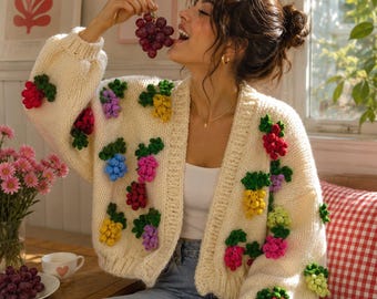 Handgebreid druivenvest, grof wollen fruitvest, oversized cottagecore-trui, kleurrijk boho-gebreid jasje, flirtcadeau