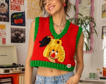 Gilet lavorato a maglia con spaventapasseri fatto a mano, gilet autunnale all'uncinetto, grazioso crop top a tema raccolto, maglieria autunnale in stile cottagecore, completo da campo di zucche