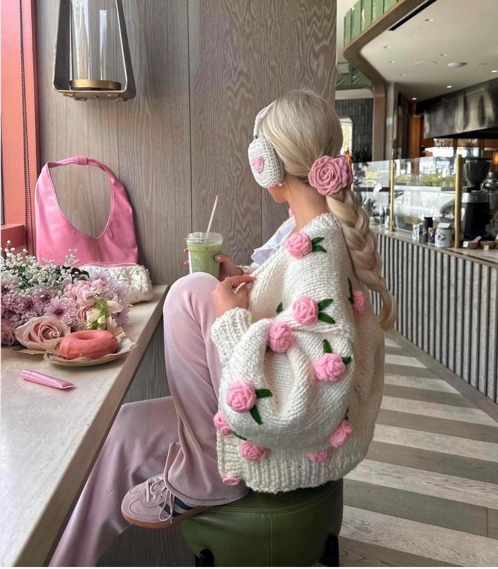 Leilayca Pink Roses Cardigan , Chunky Cropped Cardigan for Woman