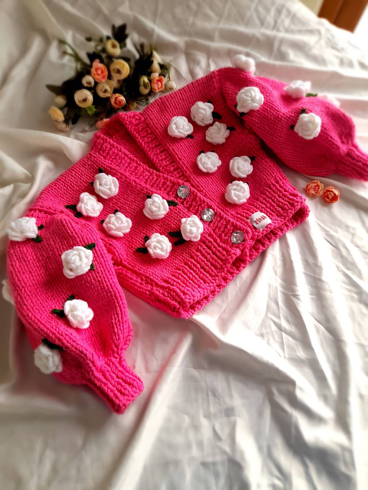 Treat ürself Rose flower motif cardigan Rose flower motif cardigan | ファッション通販サイト NUGU