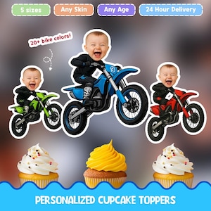 ブルーのダートバイクのパーソナライズされたカップケーキトッパー - クールなダートバイカーケーキトッパー