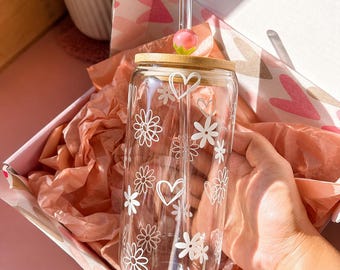 Personalisierte Tassen mit Strohhalm, Tassen mit individuellem Namen, handgefertigte ideale Geschenke für Kaffeeliebhaber, Geschenk für sie, Tassen mit Aufklebern, Blumenmuster