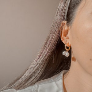 Hypoallergenic Hoop Earrings with pearls, Wedding Pearl Jewelry, Elegant Pearl Hoop Earrings for Women, Handmade Stainless Steel Earrings Bild 1