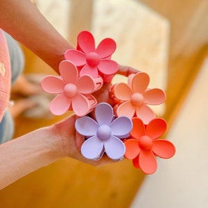 Flower Shape Hair Claw Clip for Women, Cute Hair Accessories for Girls,Accessory Gift for Women, Spring Hair Clips