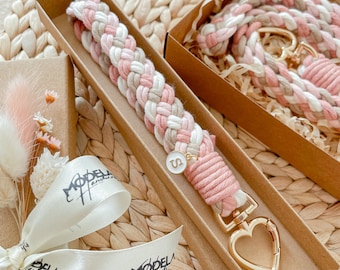 Regalo di San Valentino in macramè fatto a mano, accessorio regalo personalizzato con confezione regalo, portachiavi con pendente a lettera, souvenir personalizzati per lei