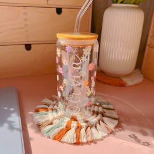Klarglas-Kaffeetassen oder becher, Frühlingsinspirierte personalisierte Tassen, handgefertigte personalisierte Geschenke für Ihre Lieben, Geschenke für Kaffeeliebhaber Bild 2
