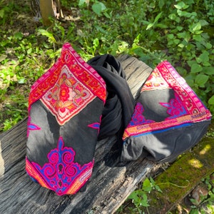 ChangStudio Vintage Handwoven Cotton Embroidery Baby Carrier de Miao People / Bufanda versátil Patrón tradicional Hmong con seda / 苗绣背巾
