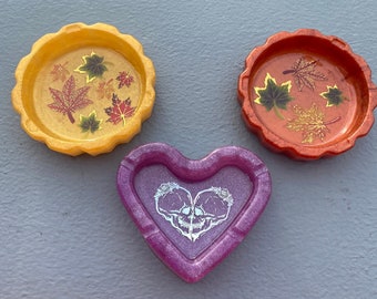 Pink and red flower shaped ashtray with lavender goddess insert and multi colored glitter