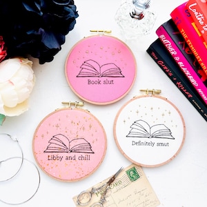 Bookish hoops // 5 inch finished embroidery