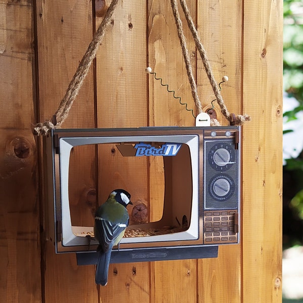 Unique TV Shaped Bird Feeder for Garden Decoration and Birdwatching Pleasure. Bird feeder kit for the outdoors