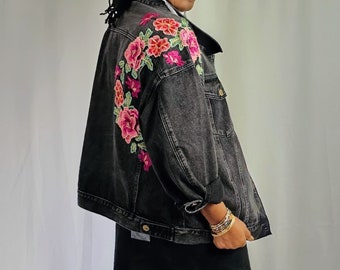 Plus Size Black Floral Embroidered Applique Customized Cotton Jean Jacket, Women's Oversized Rose Embroidery Denim Jacket 1XL-4XL