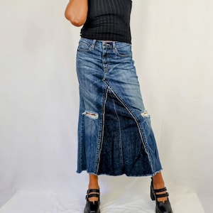 Distressed Patchwork Aline Denim Midi Skirt with Ruffle Back Detail, Plus Size High Waisted Tiered Ruffle Jean Skirt, Casual Boho Streetwear