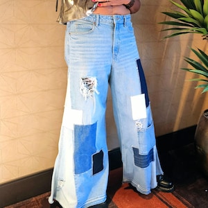Women&#39;s Mid-Rise Color Block Patchwork Baggy Jeans, Up-cycled Light Indigo Frayed Distressed Patchwork Jeans-Trendy Boho Street-wear