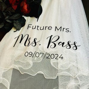Bride Veil Bachelorette Party Veil Bridal Shower Veil Bride to Be Veil Beach Travel Veil Future Mrs Veil Bride To Be Veil Bridal Veil